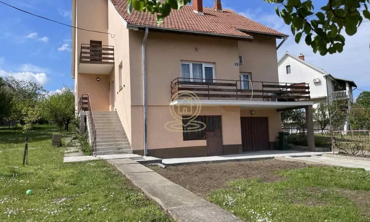 Sale, house, 320m², Kragujevac, Srbija