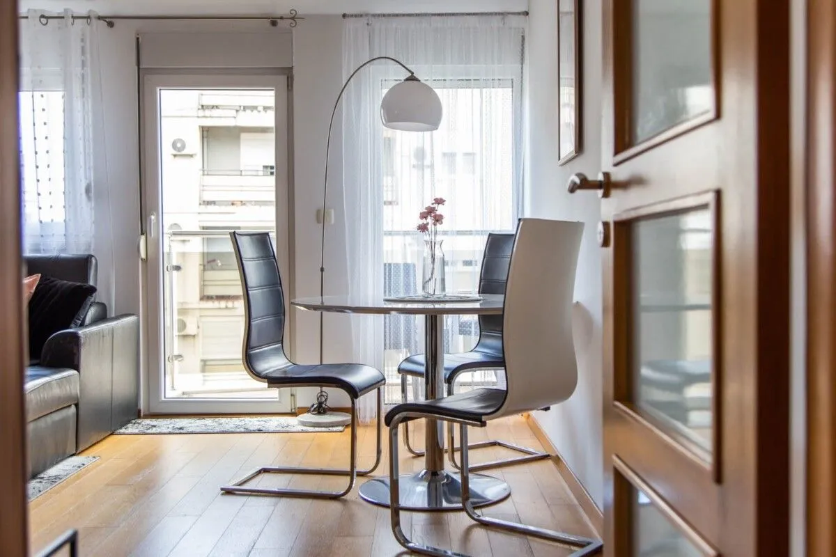 Izdavanje, jednosoban stan, 50m², Blok 9, Podgorica