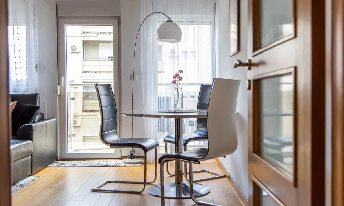 Izdavanje, jednosoban stan, 50m², Blok 9, Podgorica