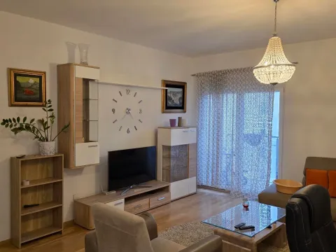 Rent, two bedroom apartment, 72m², Blok 9, Podgorica - image 2