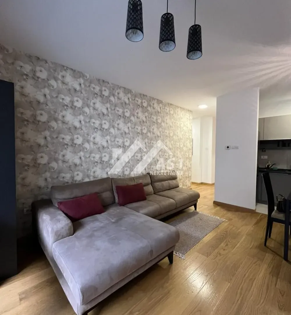Izdavanje, trosoban stan, 75m², Spens, Novi Sad Sve Podlokacije