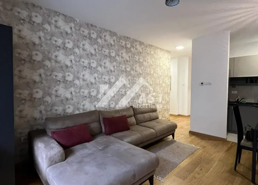 Izdavanje, trosoban stan, 75m², Spens, Novi Sad Sve Podlokacije