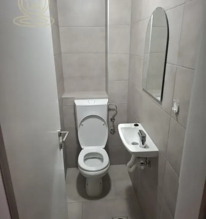 Izdavanje, četvorosoban stan, 96m², Rotkvarija, Novi Sad Sve Podlokacije