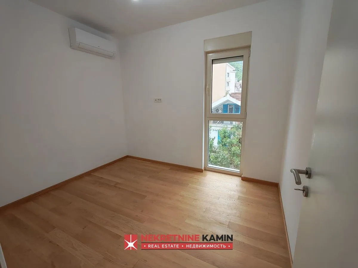Prodaja, dvosoban stan, 65m², Centar, Budva