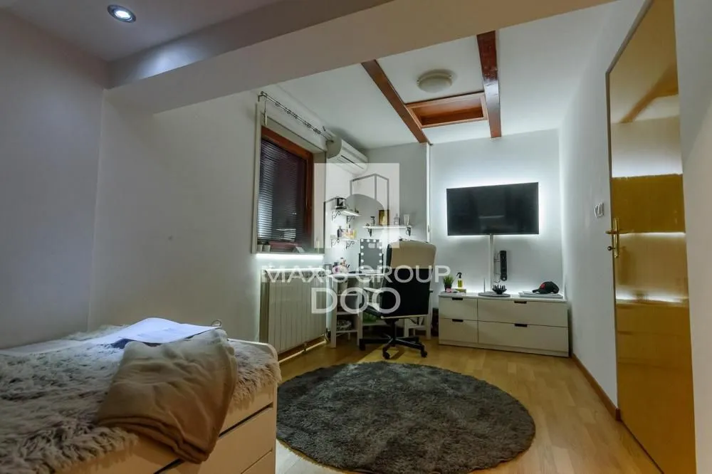 Prodaja, četvorosoban stan, 131m², Gundulićev Venac, Beograd