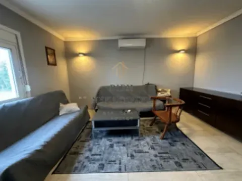 Izdavanje, kuća, 280m², Beri, Podgorica - image 11