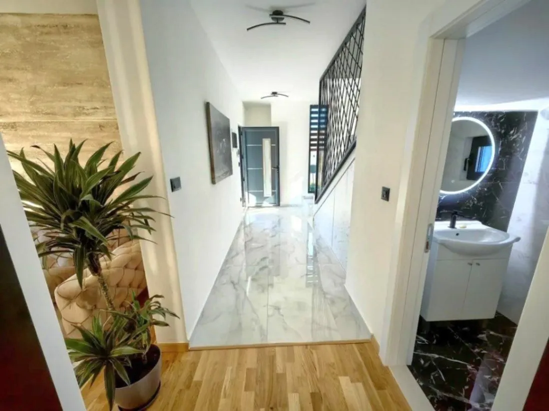 Prodaja, kuća, 170m², Tološi, Podgorica