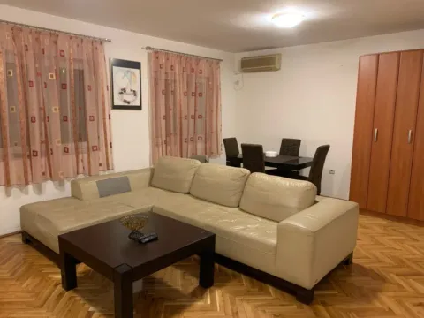 Izdavanje, jednosoban stan, 55m², Kruševac, Podgorica - image 6