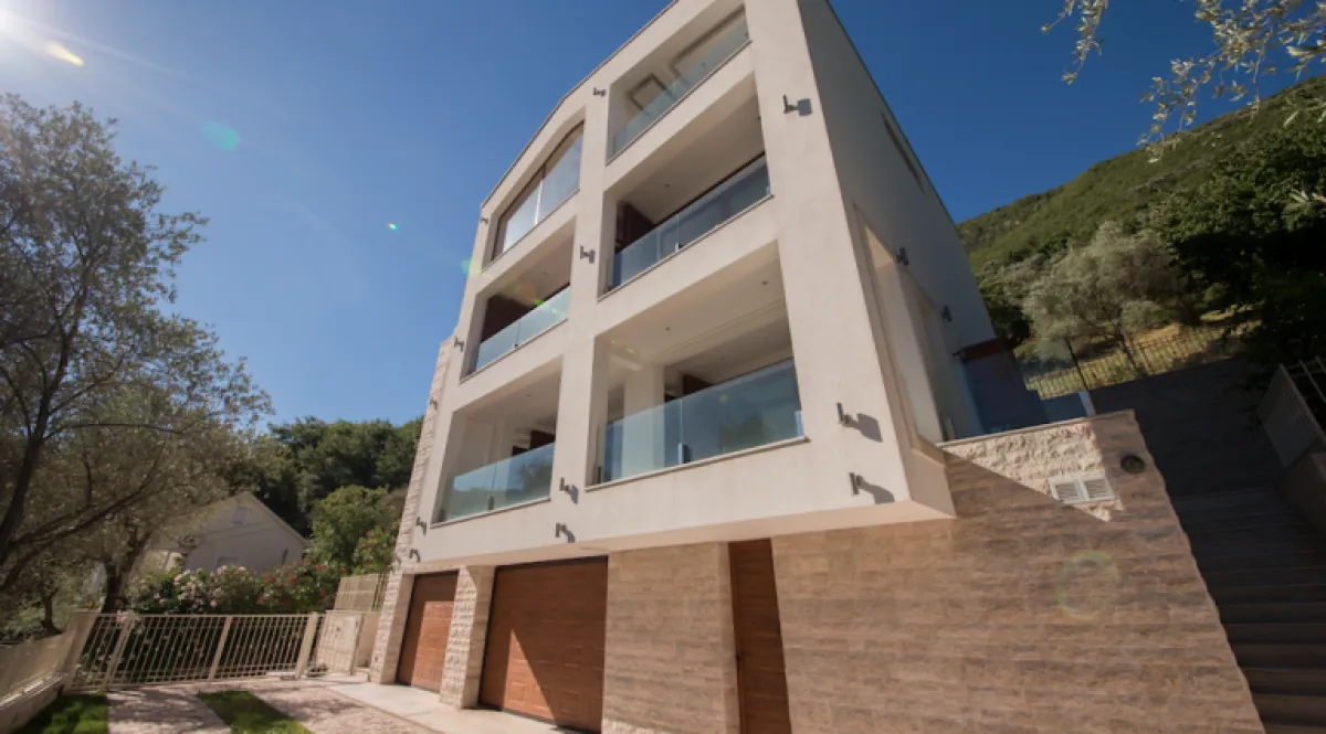 Sale, house, 585m², Stoliv, Kotor