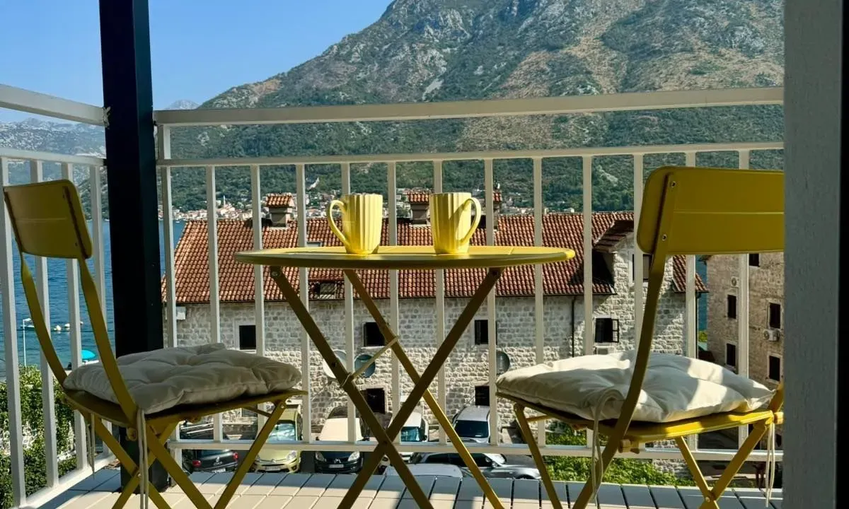 Rent, studio apartment, 28m², Stoliv, Kotor