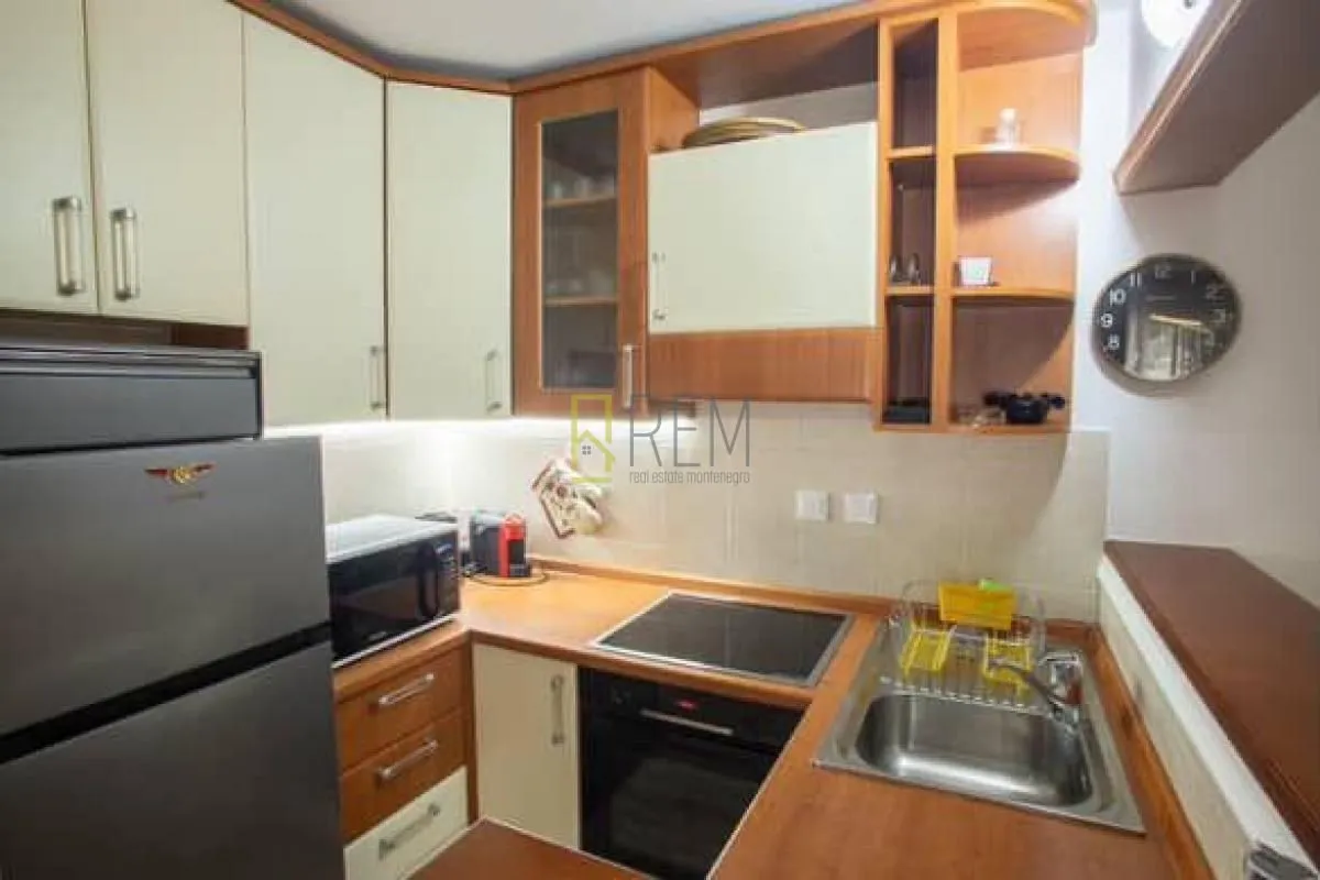 Prodaja, dvosoban stan, 72m², Centar, Budva