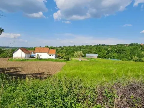 Zemljište in Čumić