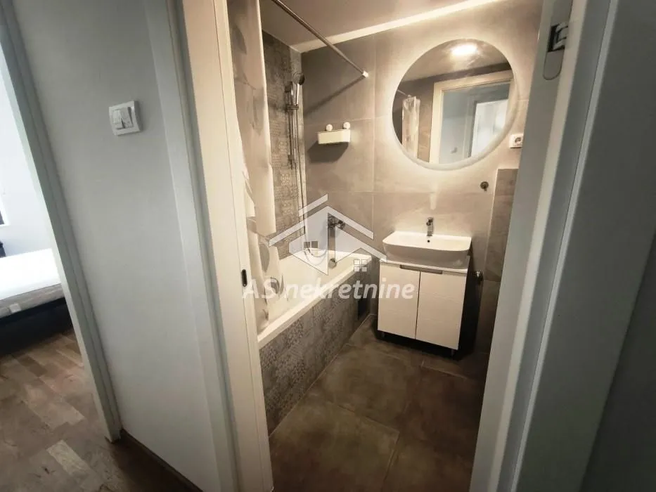 Rent, three bedroom apartment, 60m², Južni Bulevar, Vračar Sve Podlokacije