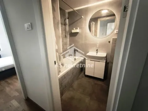 Rent, three bedroom apartment, 60m², Južni Bulevar, Vračar Sve Podlokacije - image 15