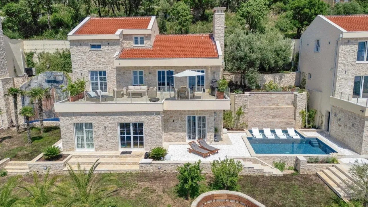 Sale, house, 230m², Podi, Herceg Novi