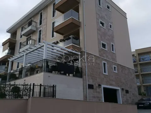 Rent, apartment, 83m², Tivat, Crna Gora - image 4