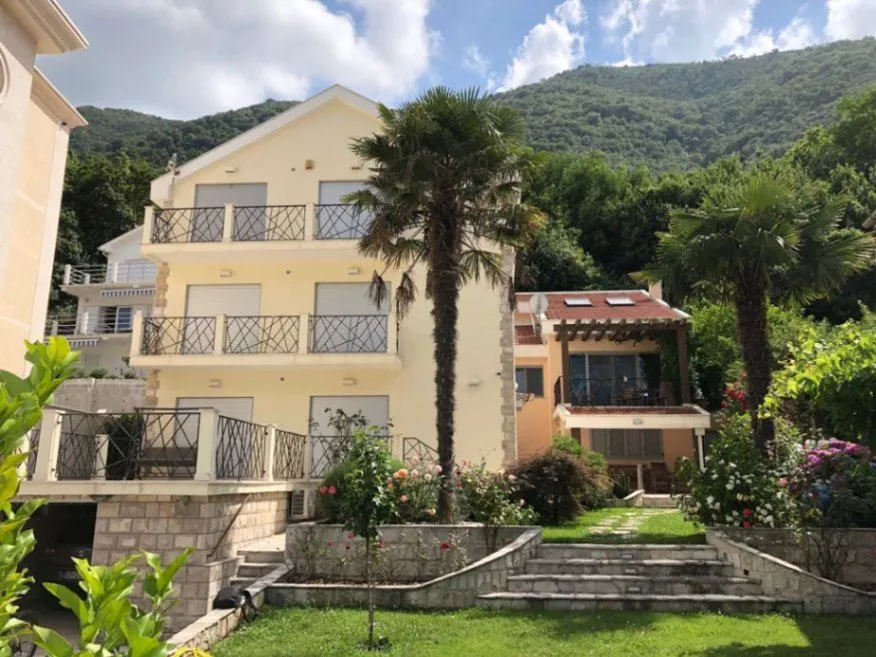 Sale, house, 280m², Stoliv, Kotor