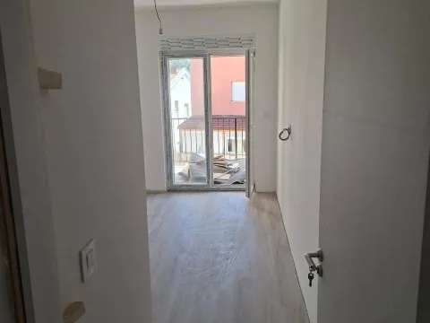 Prodaja, jednosoban stan, 56m², Lazi, Budva - image 4