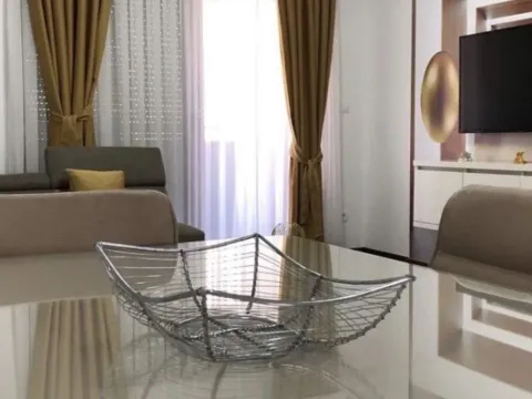 Izdavanje, jednosoban stan, 52m², Podgorica, Crna Gora - image 2