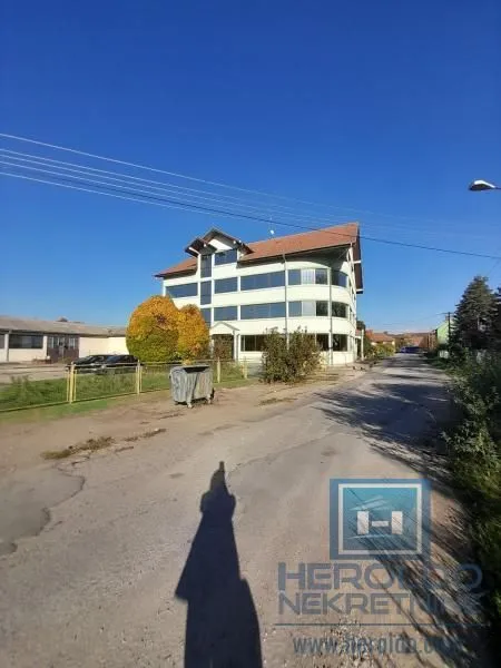 Rent, office space, 1300m², Supska, Ćuprija