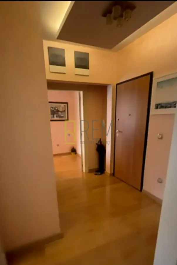 Prodaja, trosoban stan, 100m², Podgorica, Crna Gora