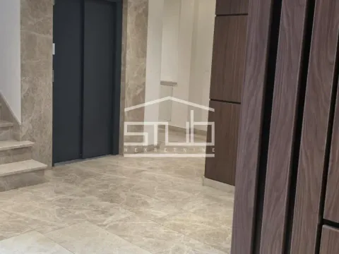 Rent, two bedroom apartment, 60m², Vračar Sve Podlokacije, Beograd - image 2