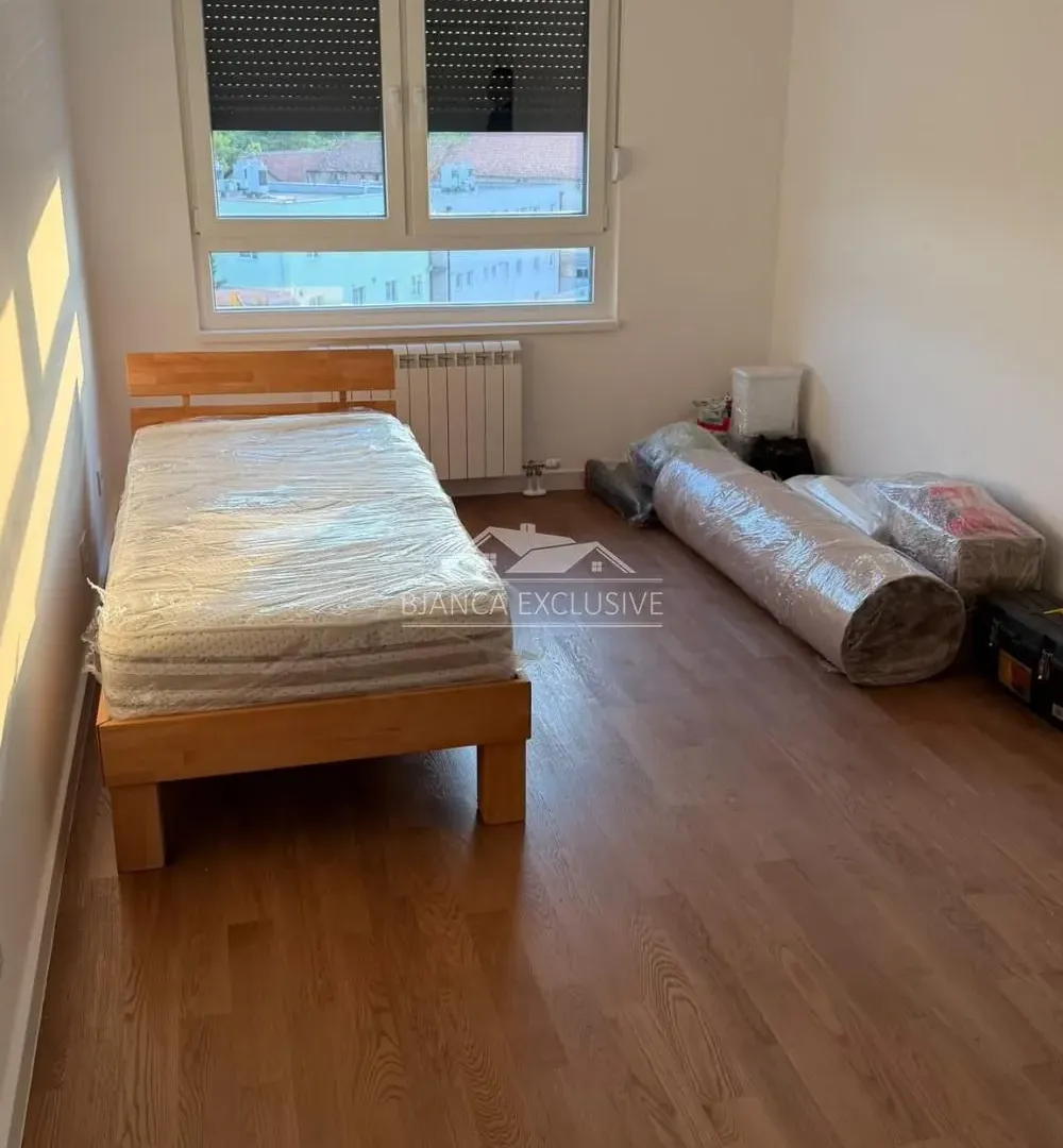Prodaja, trosoban stan, 66m², Zemun Gornji Grad, Zemun Sve Podlokacije