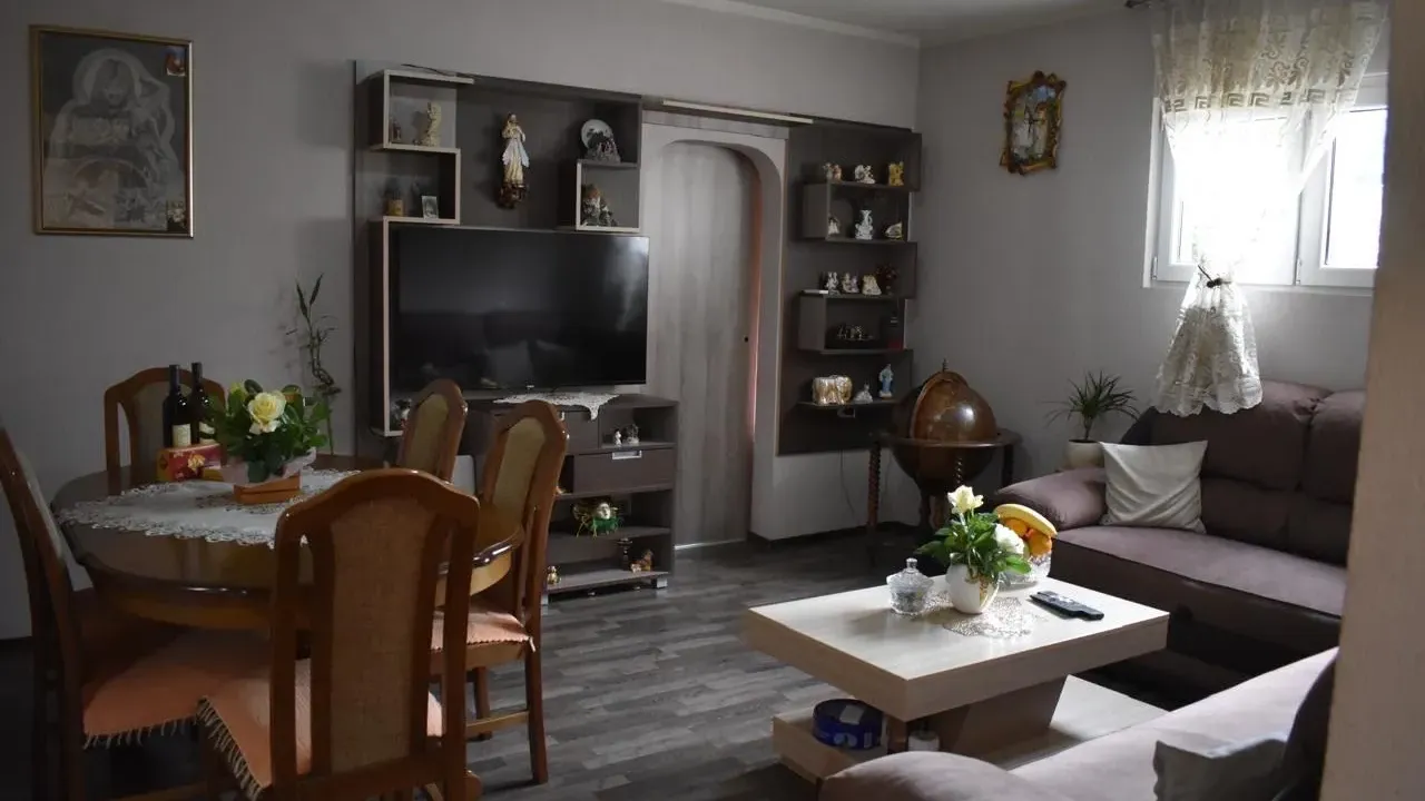 Rent, two bedroom apartment, 68m², Škaljari, Kotor