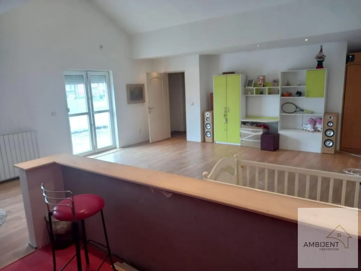 Sale, office space, 240m², Zemun Sve Podlokacije, Beograd