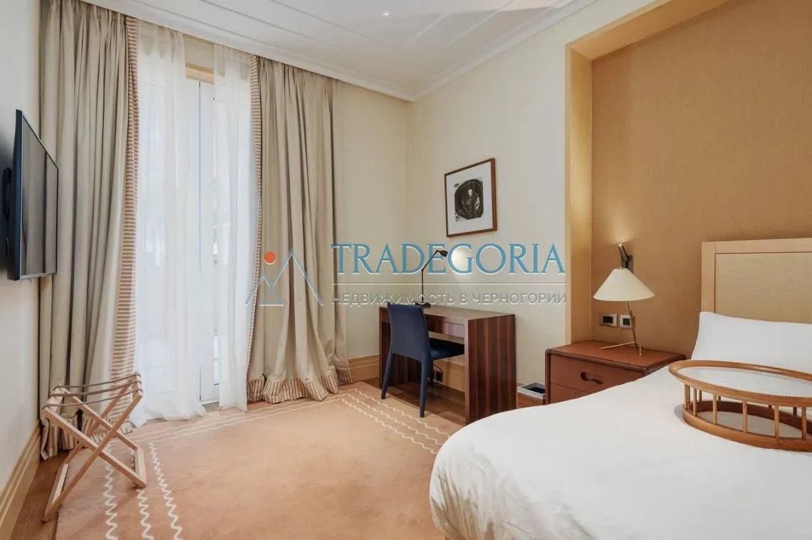 Prodaja, trosoban stan, 192m², Tivat, Crna Gora