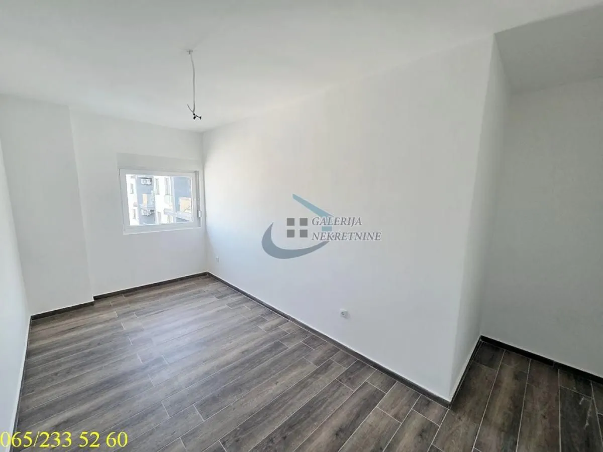 Prodaja, dvosoban stan, 53m², Centar, Inđija