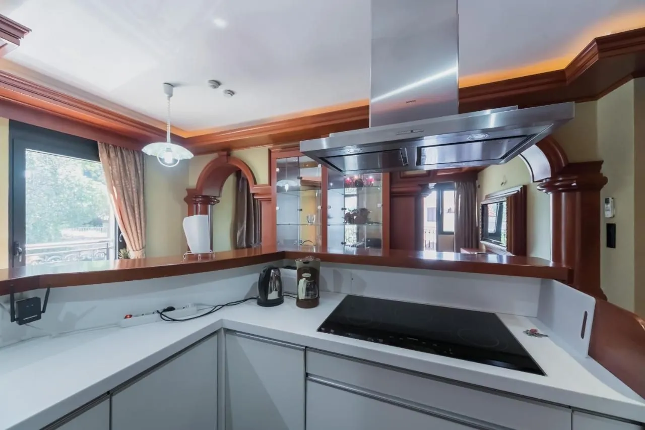 Prodaja, dvosoban stan, 80m², Dobrota, Kotor