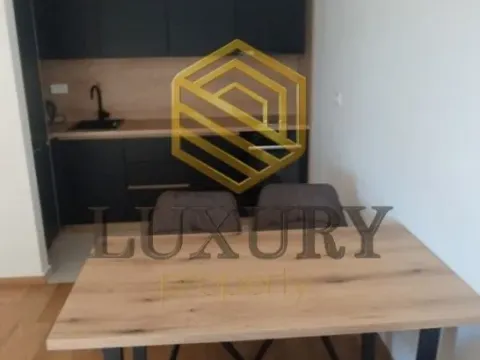 Prodaja, jednosoban stan, 45m², City Kvart, Podgorica - image 8