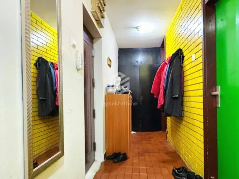 Prodaja, stan, 76m², Blok 5, Podgorica - image 12