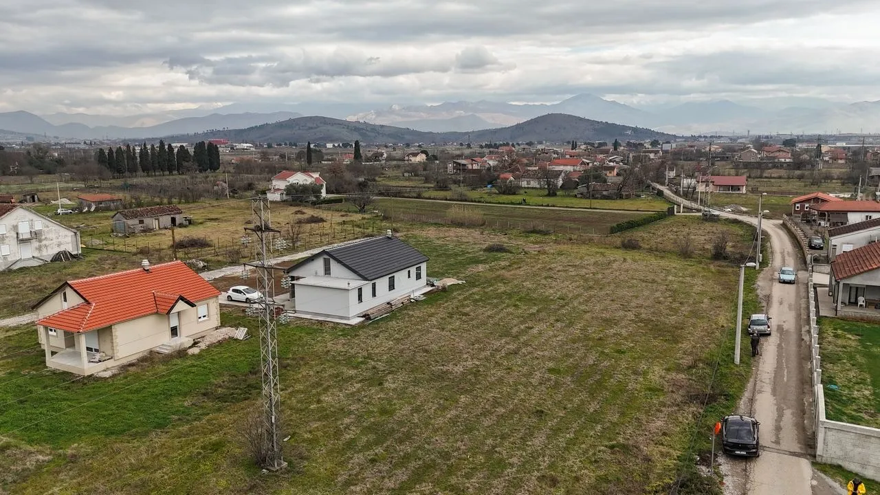 Prodaja, plac, 690m², Kokoti, Podgorica