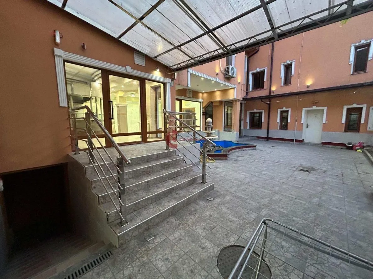 Sale, office space, 1400m², Centar, Subotica