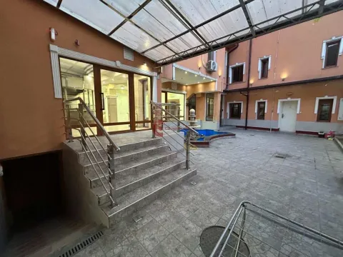 Prodaja, poslovni prostor, 1400m², Centar, Subotica - image 6