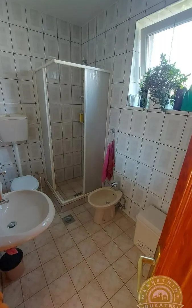 Prodaja, kuća, 340m², Veternik, Novi Sad Sve Podlokacije