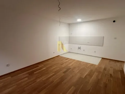 Rent, office space, 52m², Nova Detelinara, Novi Sad Sve Podlokacije - image 2