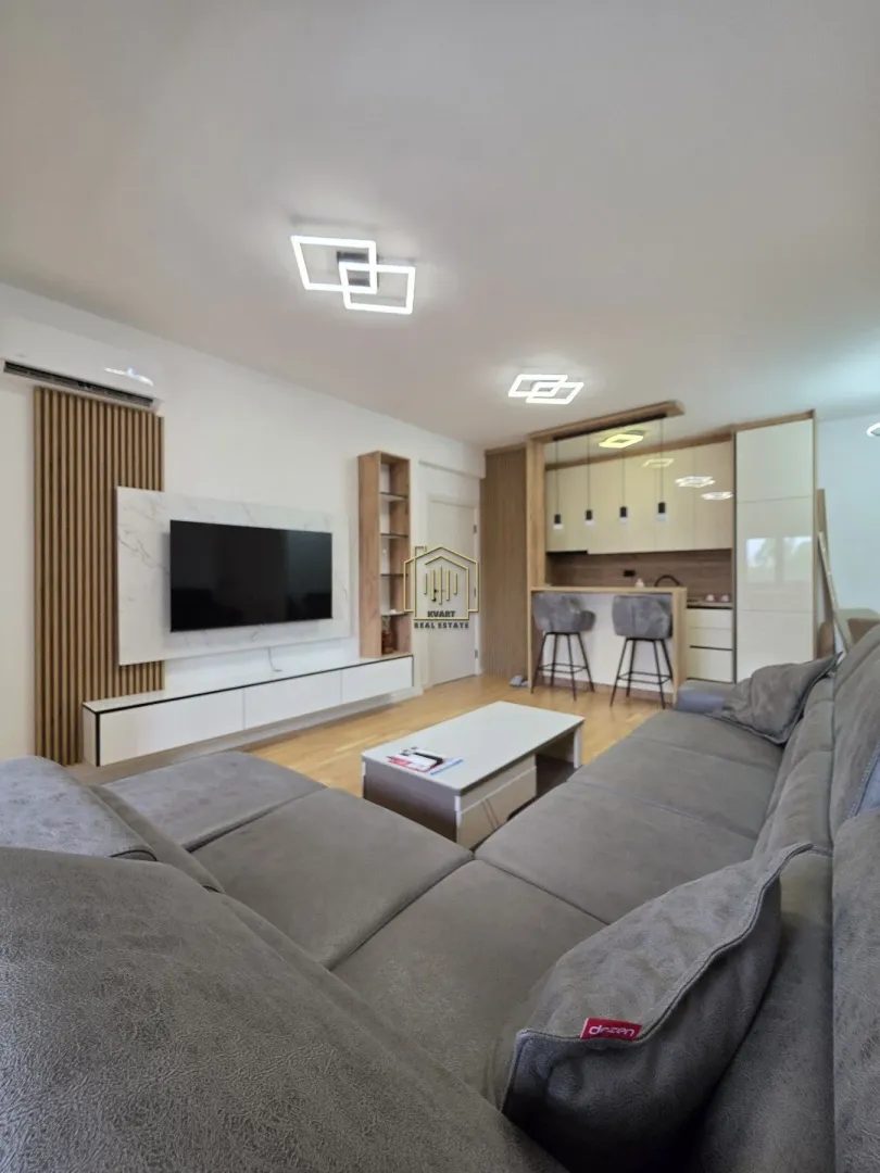 Izdavanje, dvosoban stan, 67m², Stari Aerodrom, Podgorica