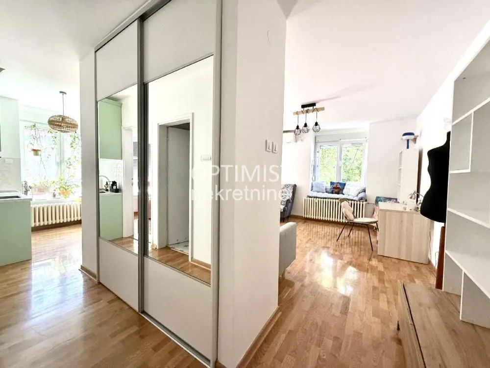Izdavanje, dvosoban stan, 46m², Stari Grad, Beograd