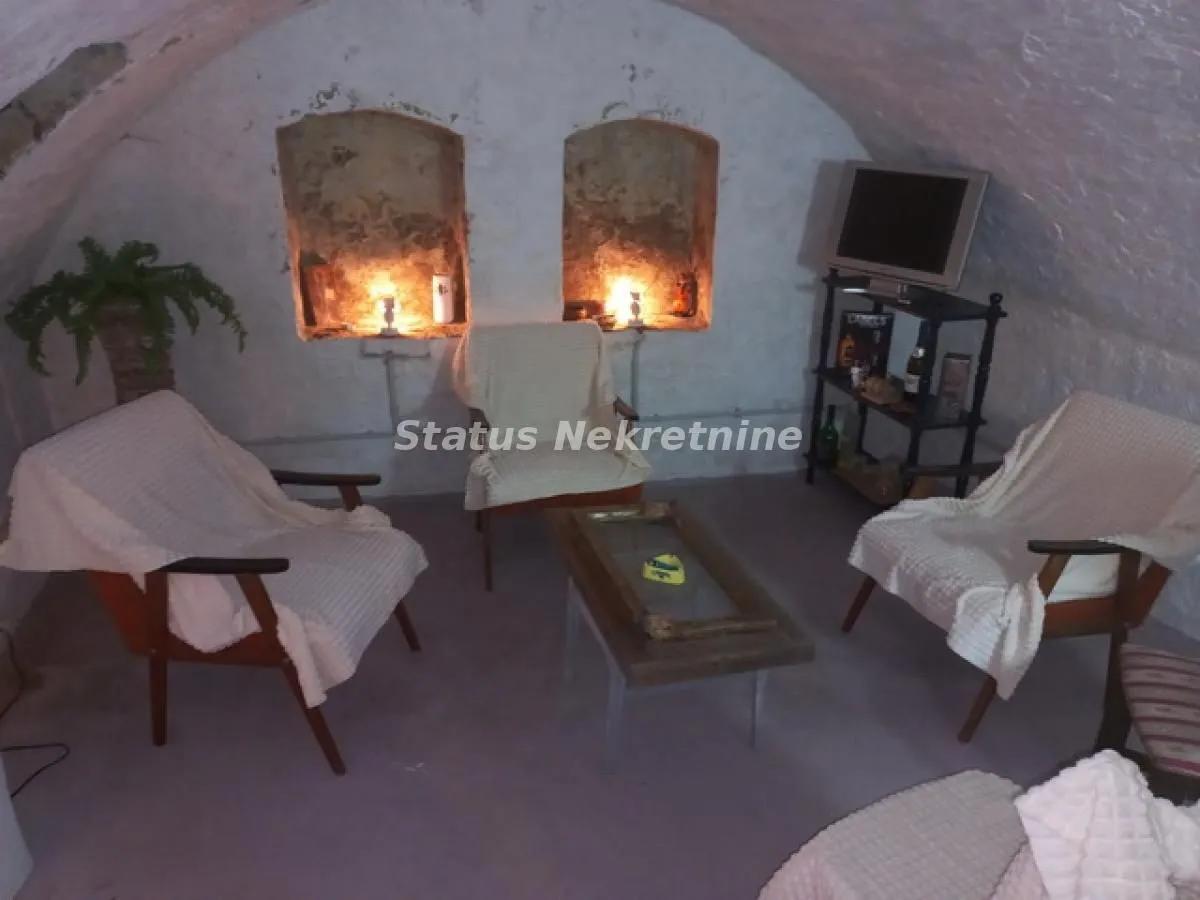 Prodaja, kuća, 170m², Salajka, Novi Sad Sve Podlokacije