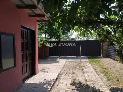 Prodaja, kuća, 63m², Novi Bečej, Zrenjanin - image 1