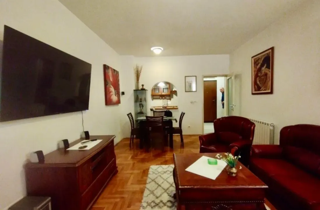 Izdavanje, dvosoban stan, 75m², Preko Morače, Podgorica