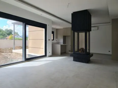 Sale, house, 200m², Danilovgrad, Crna Gora - image 4