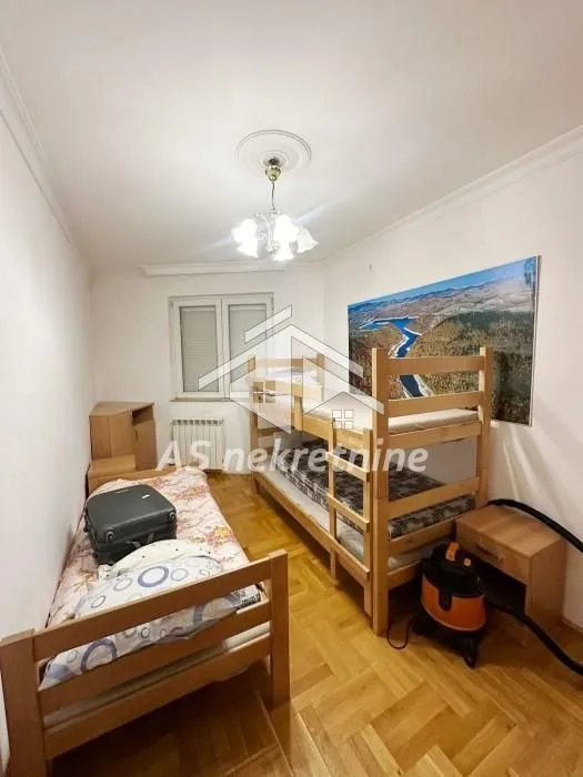Izdavanje, trosoban stan, 60m², Brace Jerković, Voždovac Sve Podlokacije