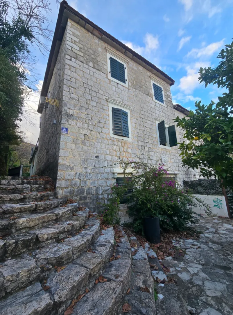 Prodaja, kuća, 180m², Kamenari, Herceg Novi