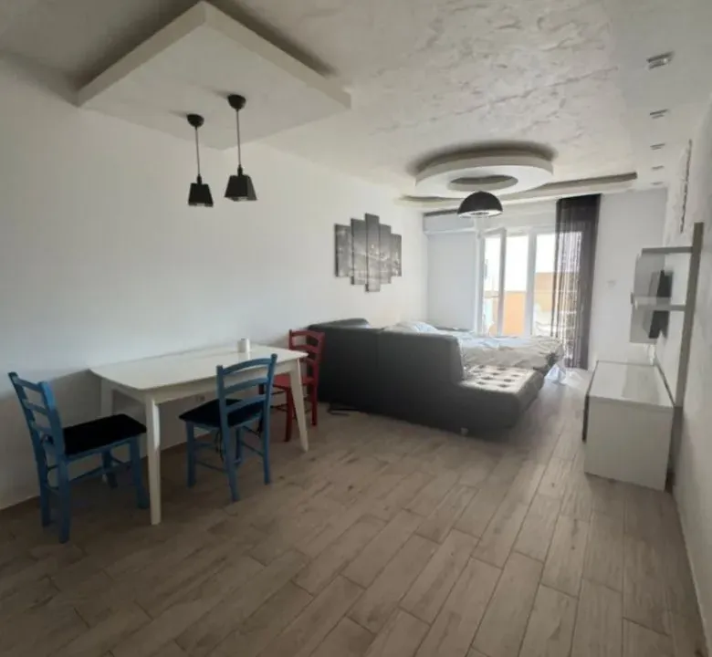 Prodaja, jednosoban stan, 45m², Podkošljun, Budva