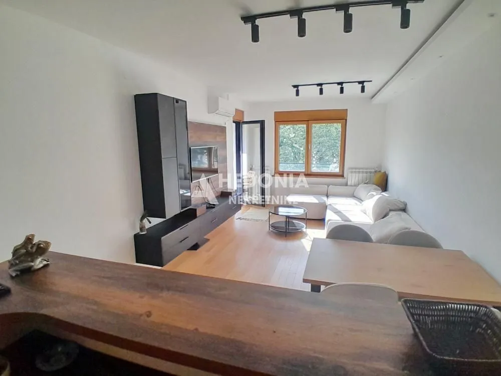 Prodaja, trosoban stan, 70m², Zemun Sve Podlokacije, Beograd