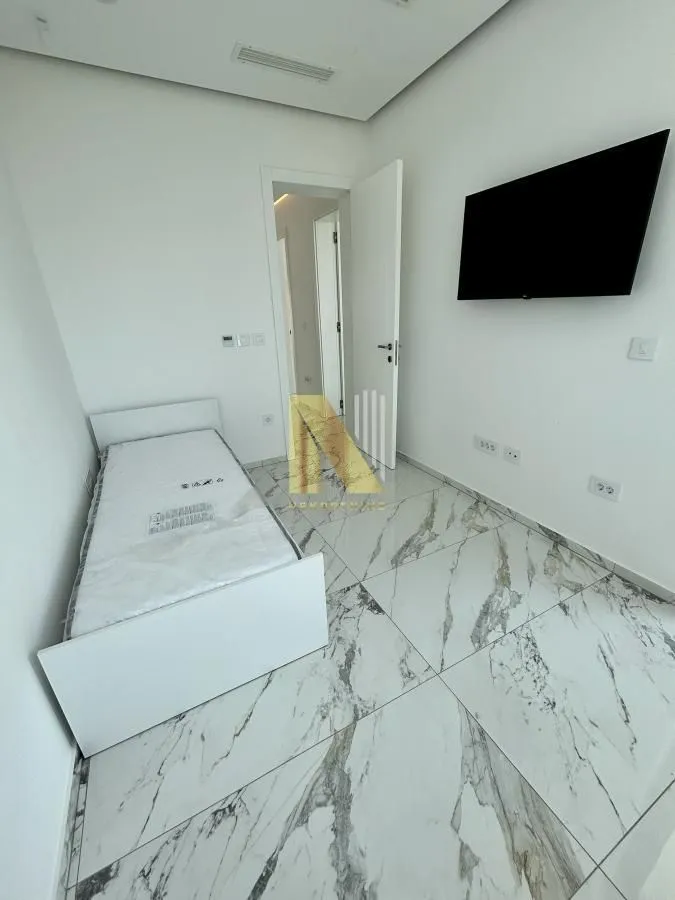 Izdavanje, kuća, 180m², Sremska Kamenica, Petrovaradin
